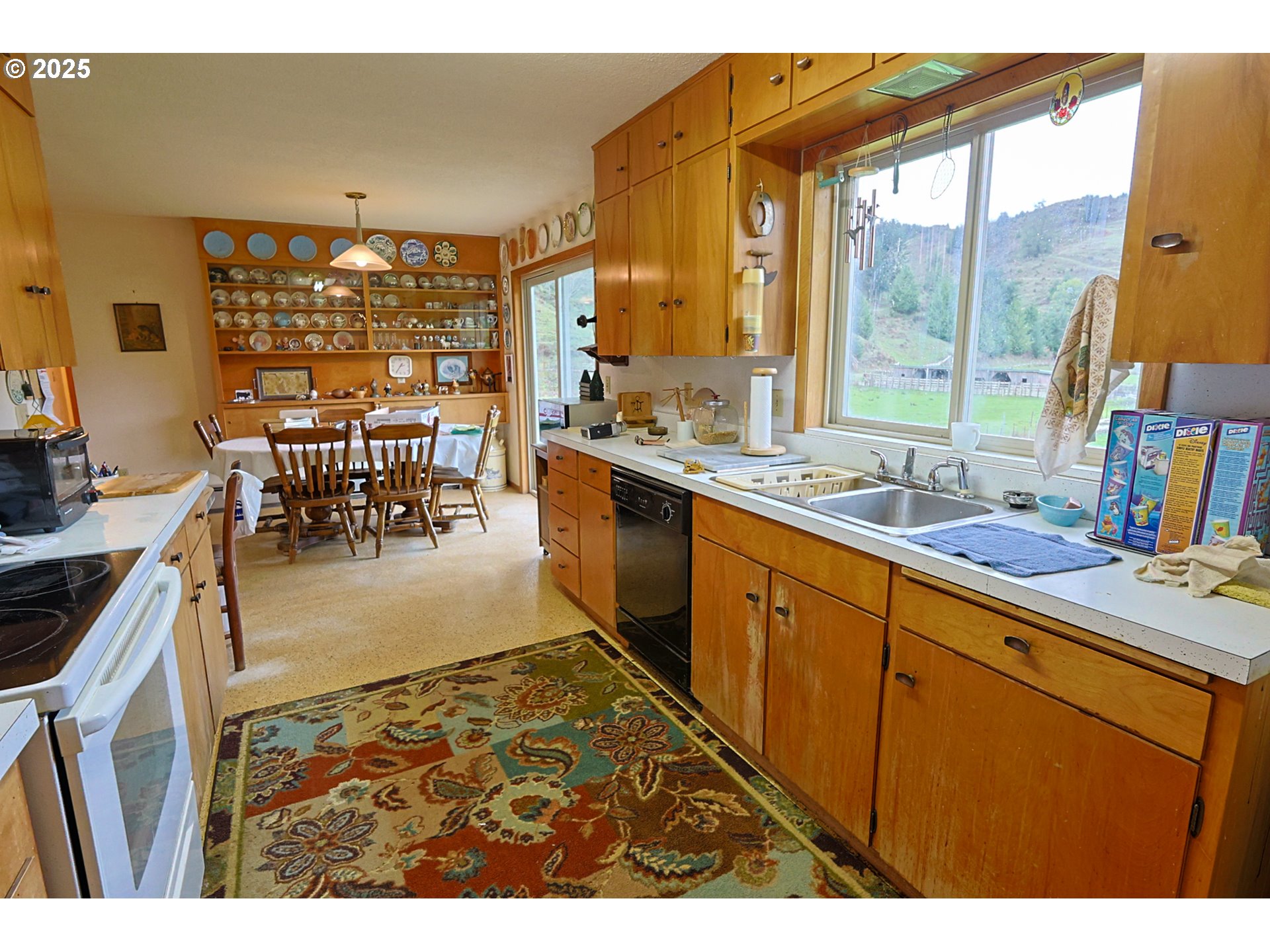 70033 Larsen Ranch Road North Bend, OR 97459 - Photo 12 of 40