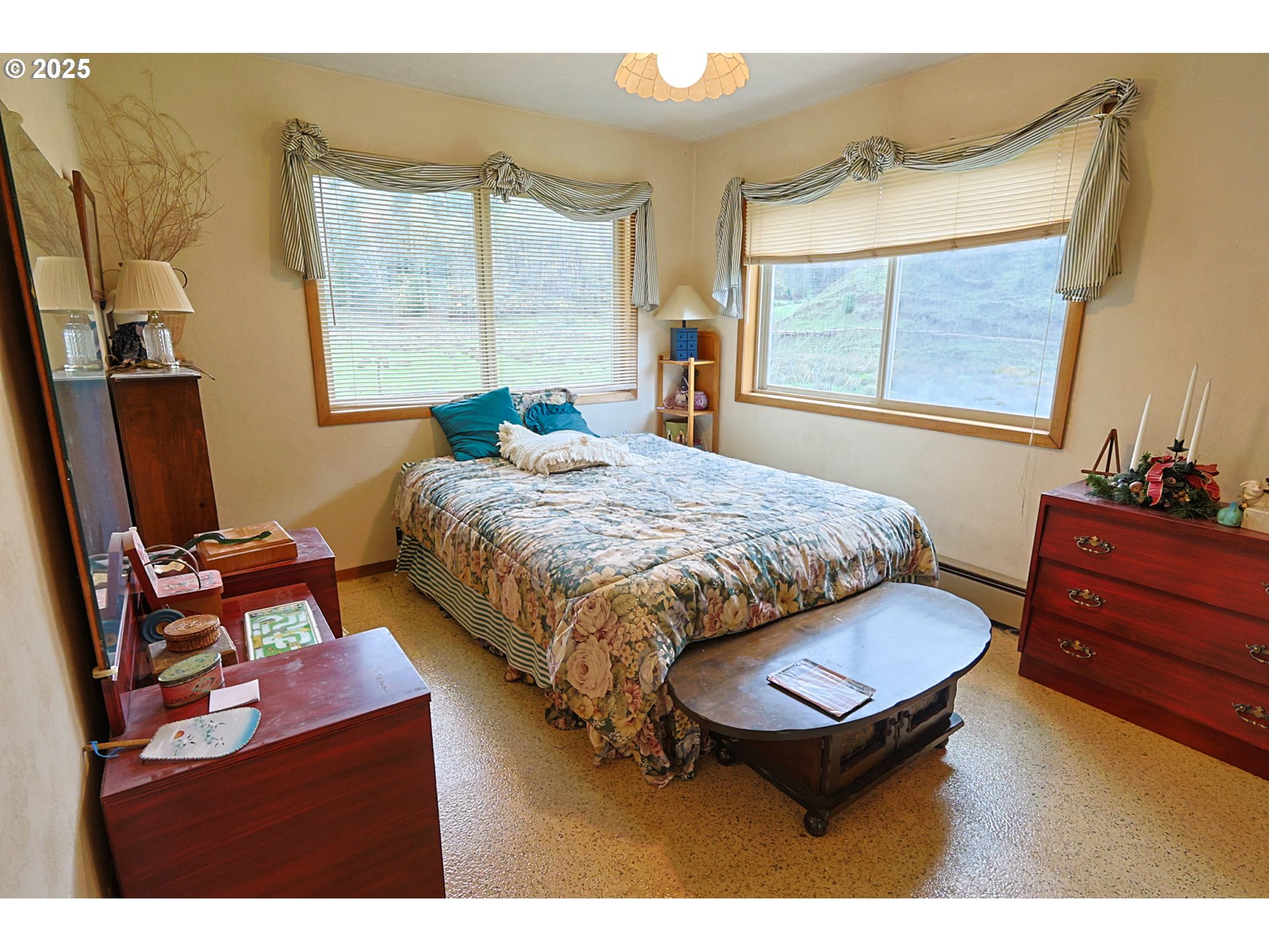 70033 Larsen Ranch Road North Bend, OR 97459 - Photo 23 of 40