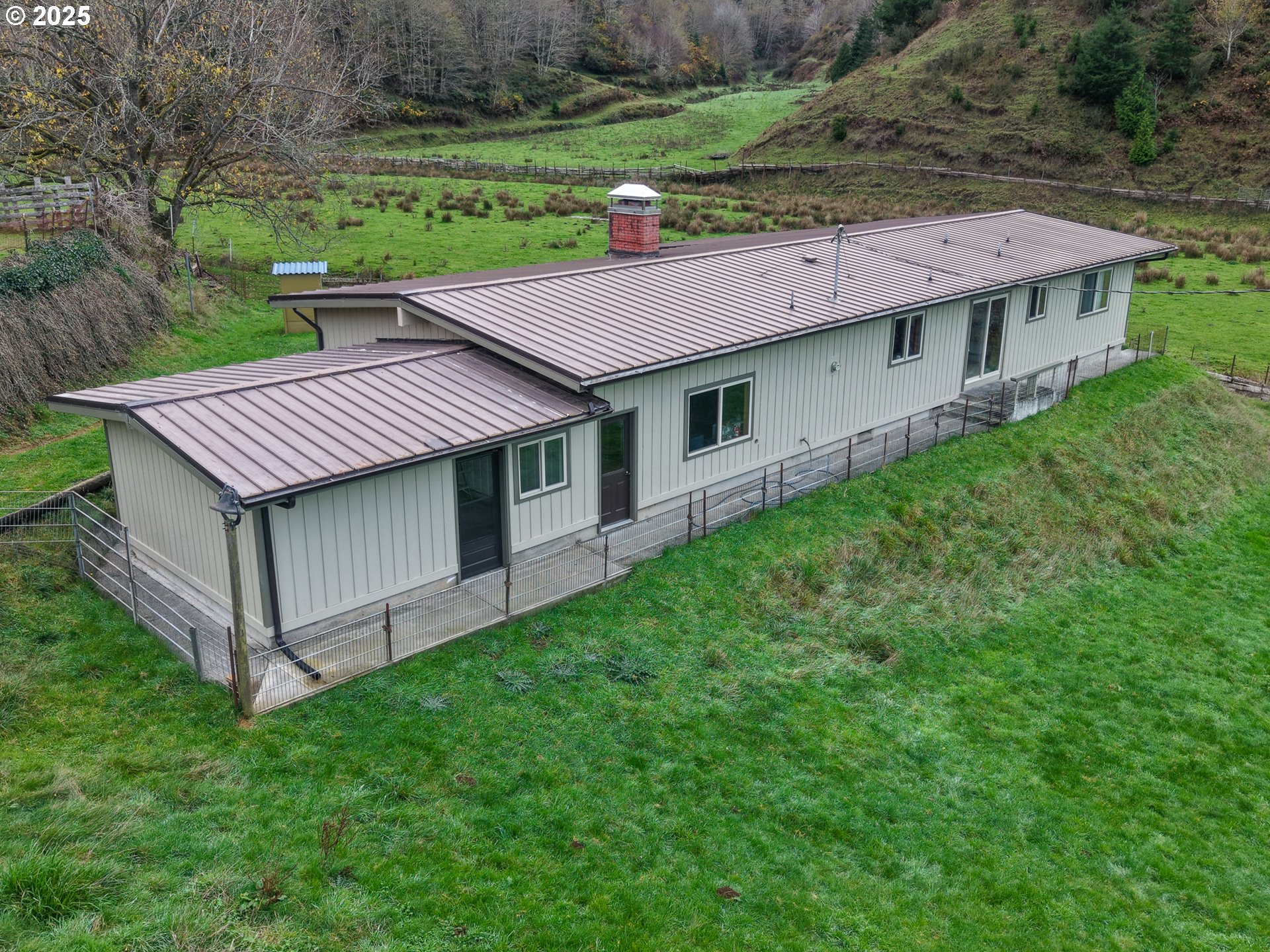 70033 Larsen Ranch Road North Bend, OR 97459 - Photo 39 of 40