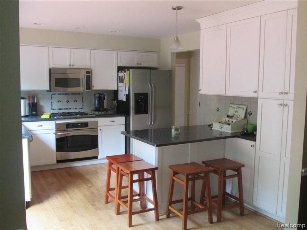 2279 North Fairview Lane Rochester, MI 48306 - Photo 13 of 33 kitchen (5).JPG