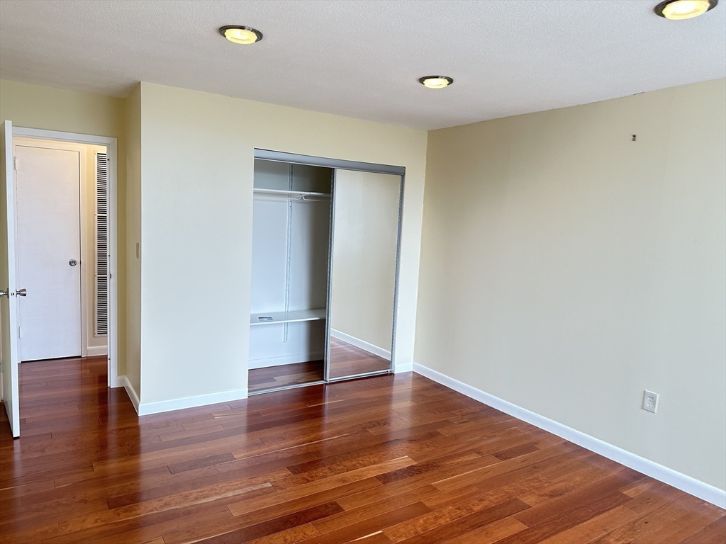 1006 Paradise Road, Unit 4PN Swampscott, MA 01907 - Photo 24 of 41