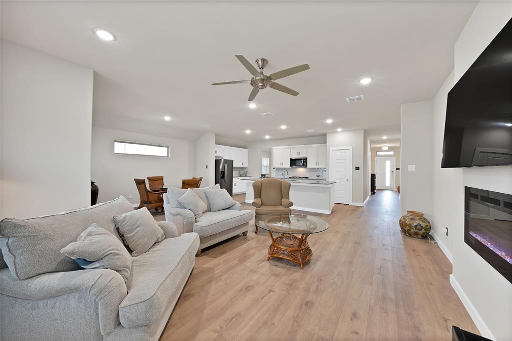 7345 Mistflower Meadow Venus, TX 76084 - Photo 8 of 38