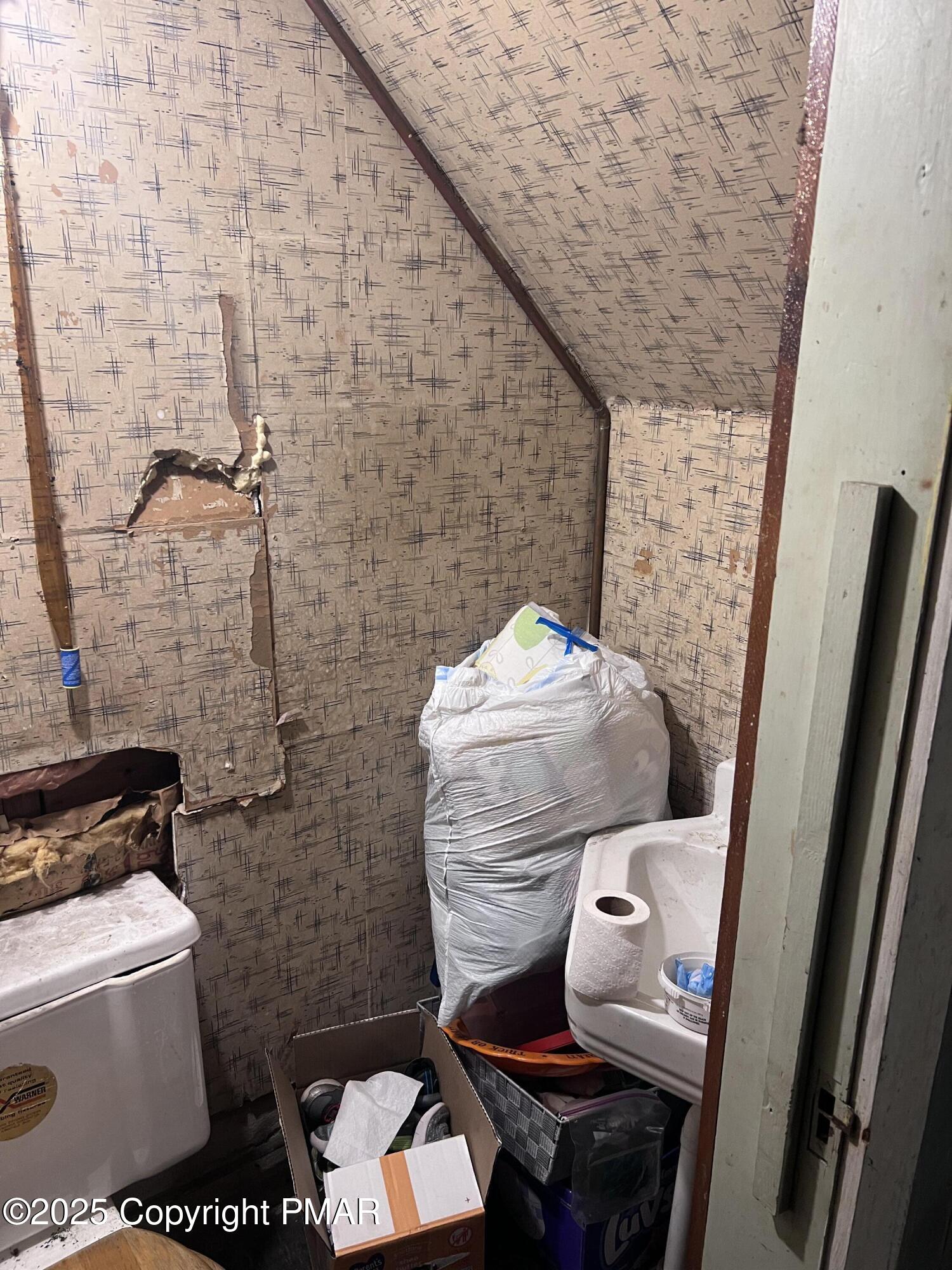 14 North Diamond Street Shamokin, PA 17872 - Photo 10 of 34 IMG_6909