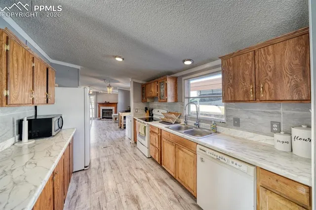 $400,000 | 36 Valley Circle, Guffey, CO 80820