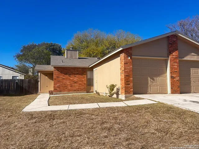 $1,175 | 14419 Waddesdon Bluff, San Antonio, TX 78233