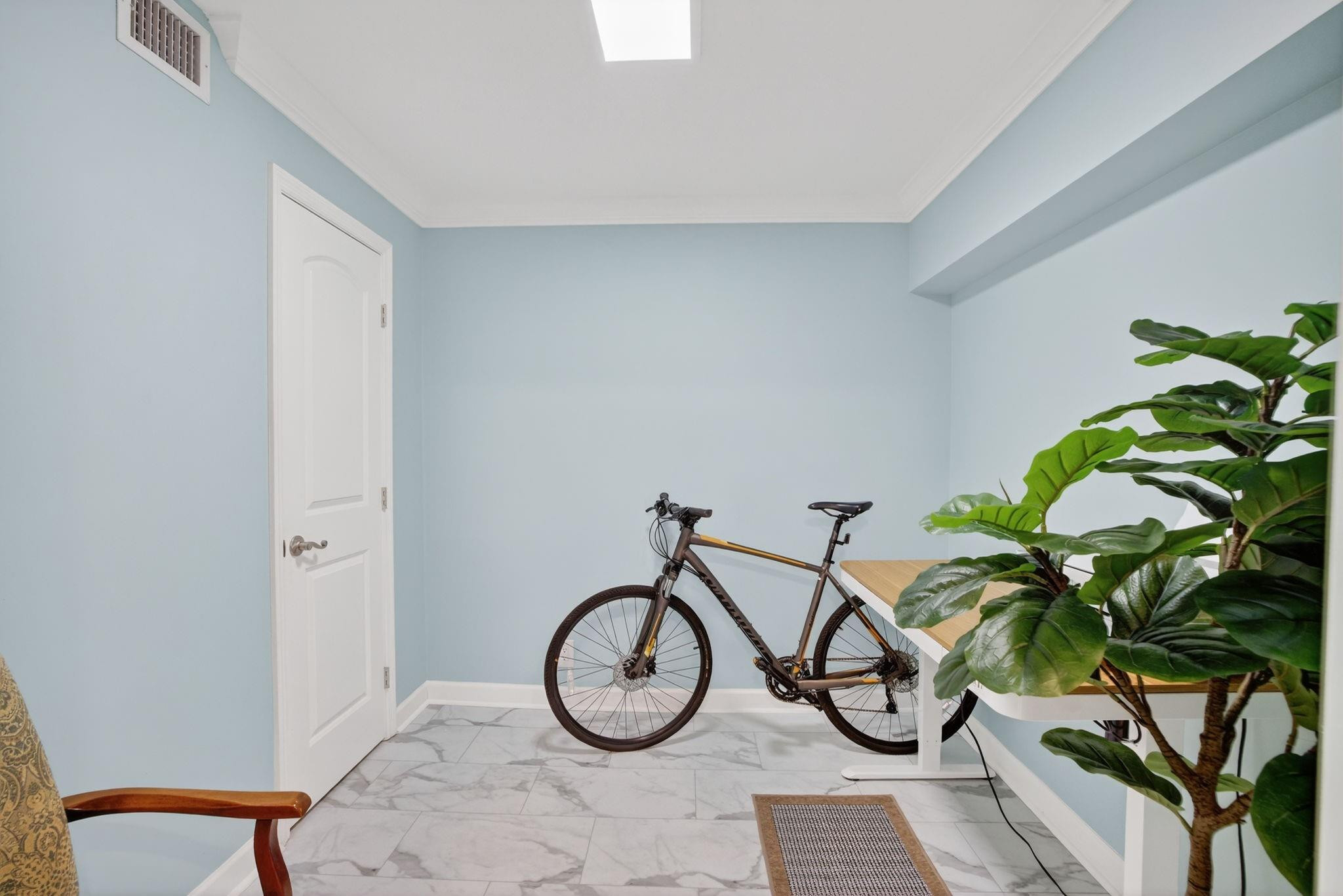 95 North Birch Road, Unit 702 Fort Lauderdale, FL 33304 - Photo 17 of 60 Photo 17