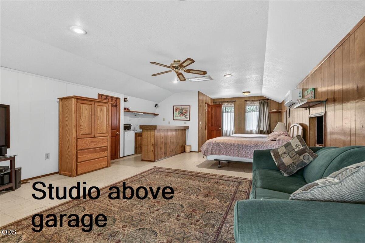 2204 Lampman Road Gold Hill, OR 97525 - Photo 33 of 54
