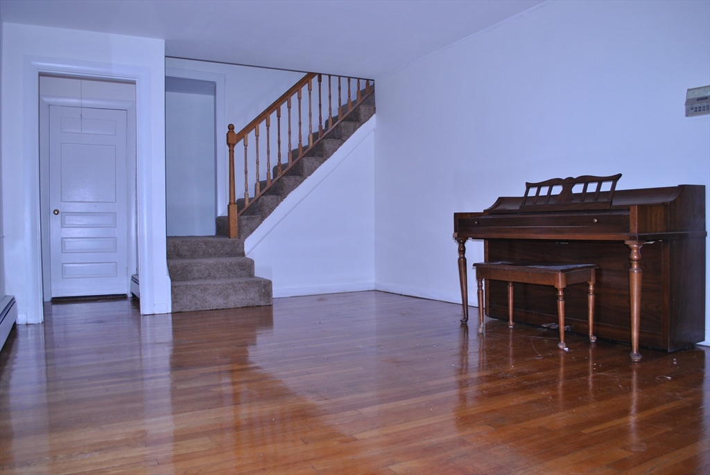 21 Goldsmith Avenue Beverly, MA 01915 - Photo 3 of 41