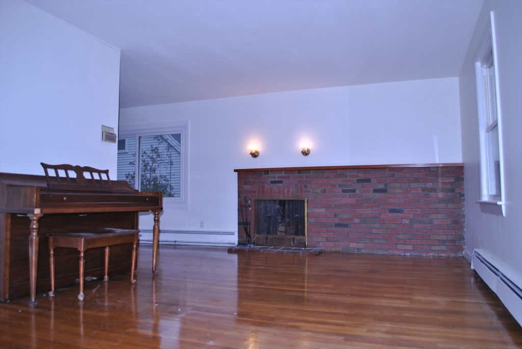 21 Goldsmith Avenue Beverly, MA 01915 - Photo 6 of 41