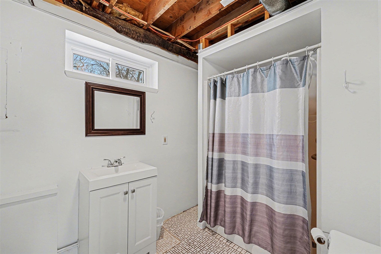 24213 Broadview Street Farmington Hills, MI 48336 - Photo 36 of 39