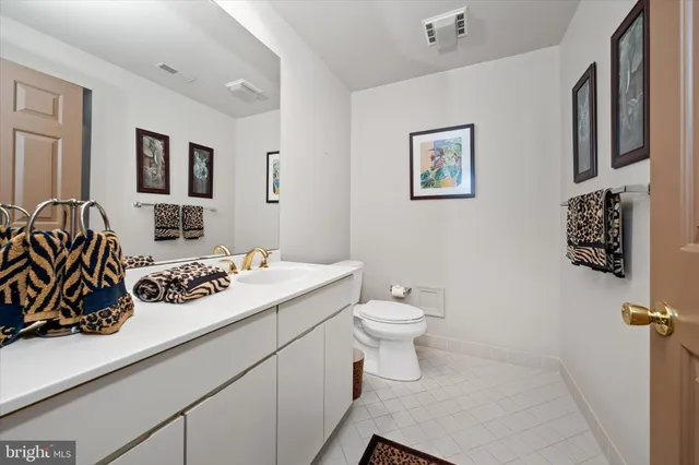 $699,000 | 110 Stone Tower Lane, Wilmington, DE 19803