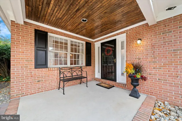 $699,000 | 110 Stone Tower Lane, Wilmington, DE 19803