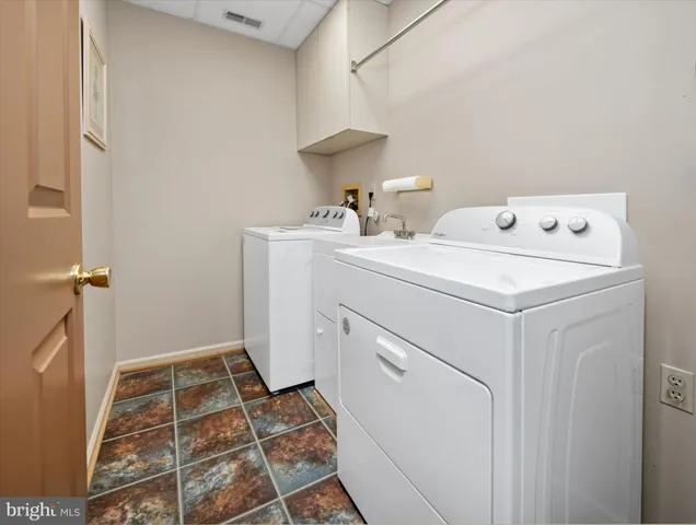 $699,000 | 110 Stone Tower Lane, Wilmington, DE 19803