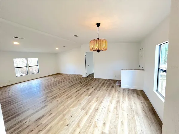 $299,000 | 370 Cameron Street, Mulberry, FL 33860