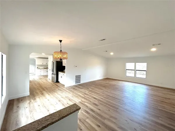 $299,000 | 370 Cameron Street, Mulberry, FL 33860