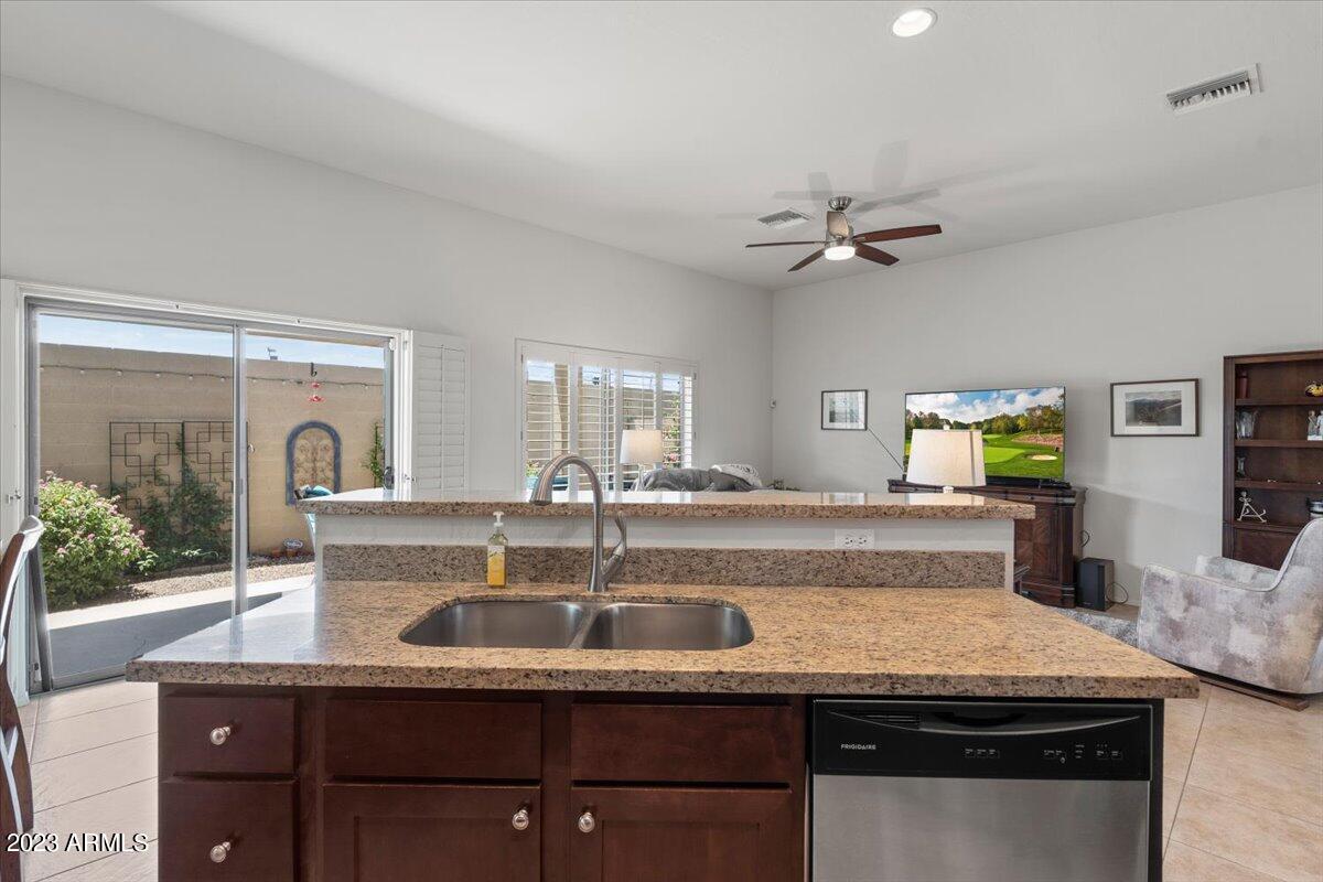 3113 East Danbury Road, Unit 30 Phoenix, AZ 85032 - Photo 11 of 24 10-Kitchen