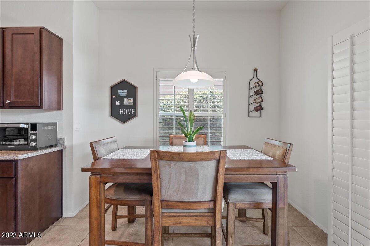 3113 East Danbury Road, Unit 30 Phoenix, AZ 85032 - Photo 13 of 24 12-Casual Dining
