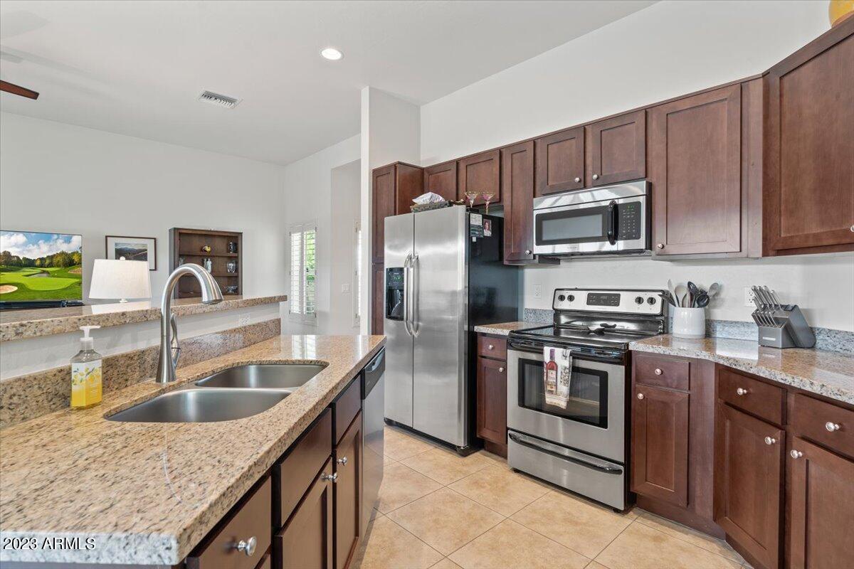 3113 East Danbury Road, Unit 30 Phoenix, AZ 85032 - Photo 10 of 24 09-Kitchen
