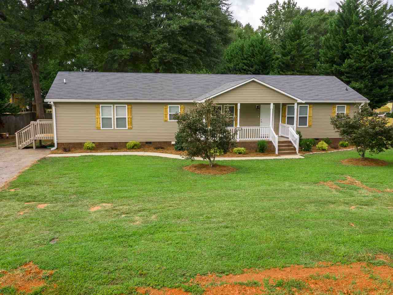 151 Suttles Road Inman, SC 29349 - Photo 1 of 36