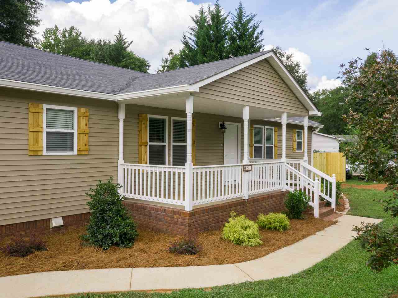 151 Suttles Road Inman, SC 29349 - Photo 4 of 36
