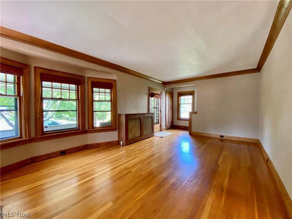 1575 Rydalmount Road Cleveland Heights, OH 44118 - Photo 4 of 30 Living room