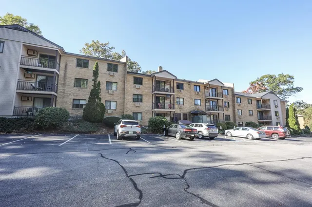 $2,300 | 19 Country Club Drive, Manchester, NH 03102