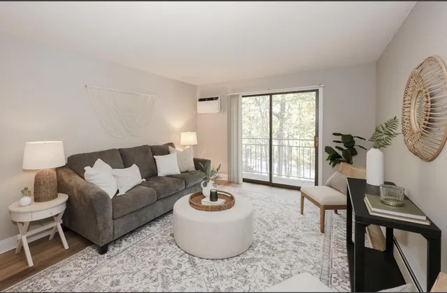 $2,300 | 19 Country Club Drive, Manchester, NH 03102