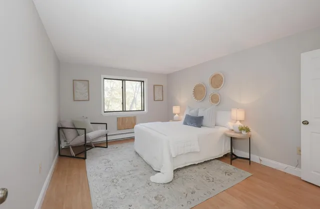 $2,300 | 19 Country Club Drive, Manchester, NH 03102