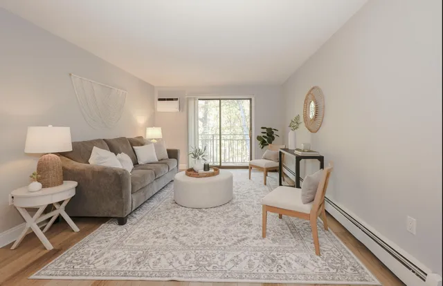 $2,300 | 19 Country Club Drive, Manchester, NH 03102