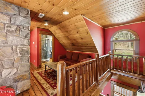 $1,499,999 | 514 Bluff View Road, New Tazewell, TN 37825