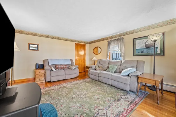 $425,000 | 28 Granby Road, Worcester, MA 01604