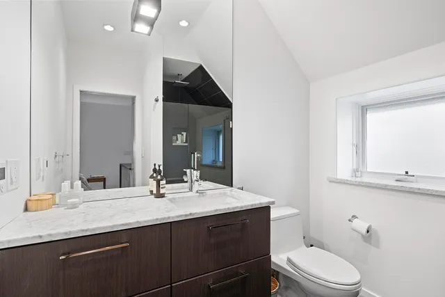 $475,000 | 1226 North Dearborn Street, Unit B, Chicago, IL 60610