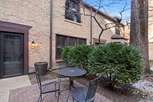 $475,000 | 1226 North Dearborn Street, Unit B, Chicago, IL 60610