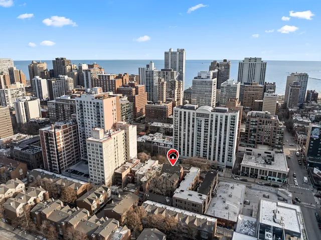 $475,000 | 1226 North Dearborn Street, Unit B, Chicago, IL 60610