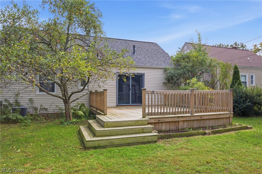 27850 Knickerbocker Road Bay Village, OH 44140 - Photo 2 of 33 Gallery Image 2