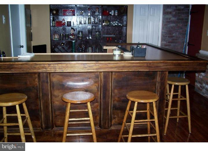 332 Peach Road Bellmawr, NJ 08031 - Photo 15 of 19 Wet Bar