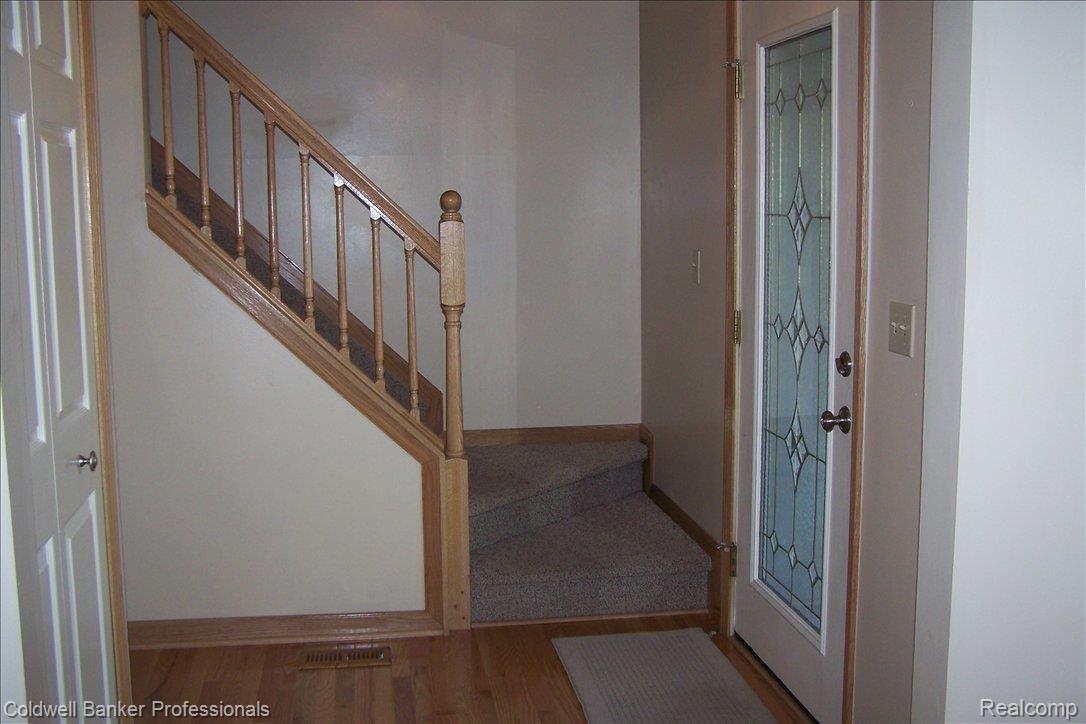 825 Burlington Road Canton, MI 48188 - Photo 9 of 12 Beautiful entry