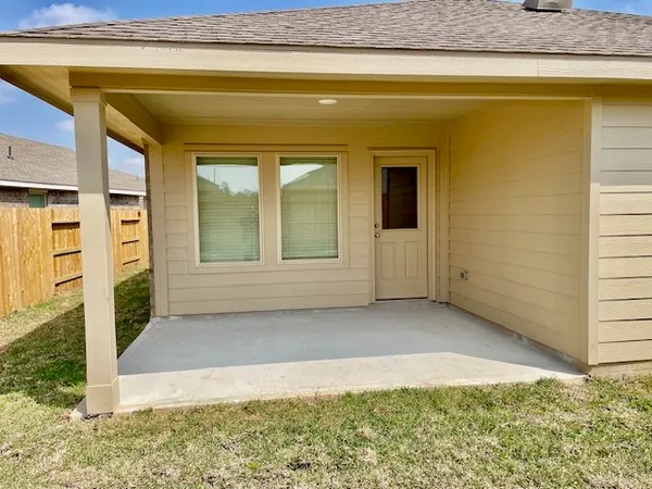 $2,200 | 18646 Gravago Lane, New Caney, TX 77357
