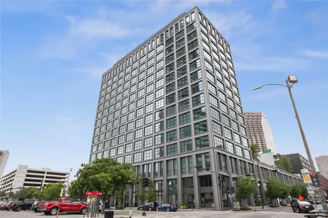 $875,000 | 1001 Julia Street, Unit 10F, New Orleans, LA 70113
