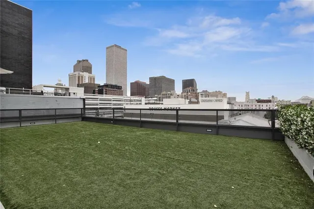 $875,000 | 1001 Julia Street, Unit 10F, New Orleans, LA 70113