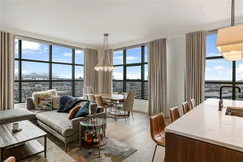 $925,000 | 1001 Julia Street, Unit 10F, New Orleans, LA 70113