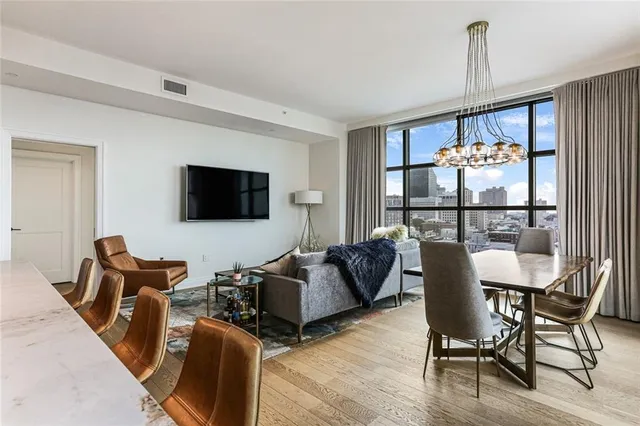 $875,000 | 1001 Julia Street, Unit 10F, New Orleans, LA 70113