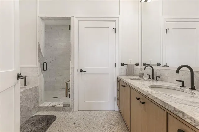 $875,000 | 1001 Julia Street, Unit 10F, New Orleans, LA 70113