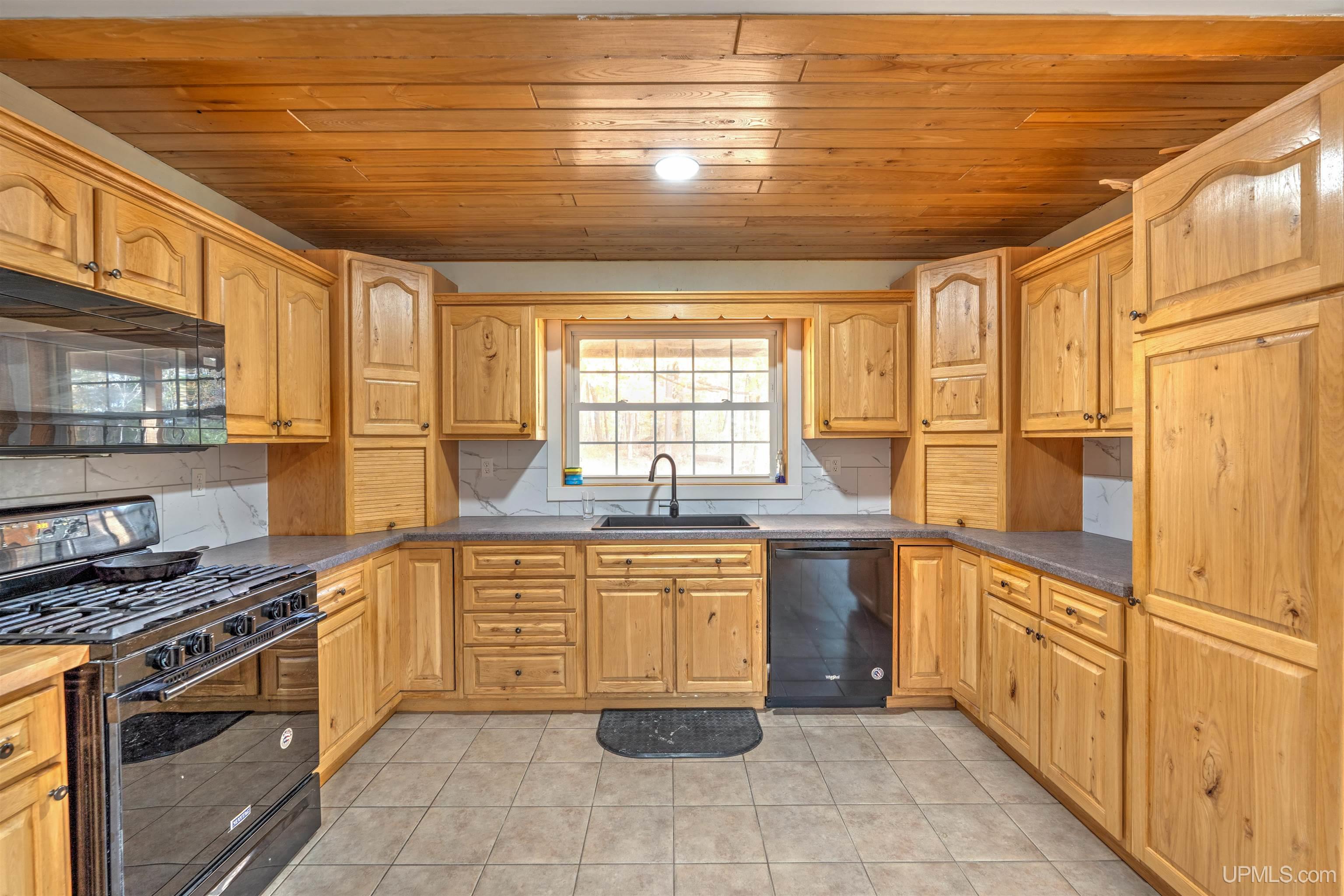 1476 N Beckman Road Manistique, MI 49854 - Photo 3 of 57 Gallery Image 3