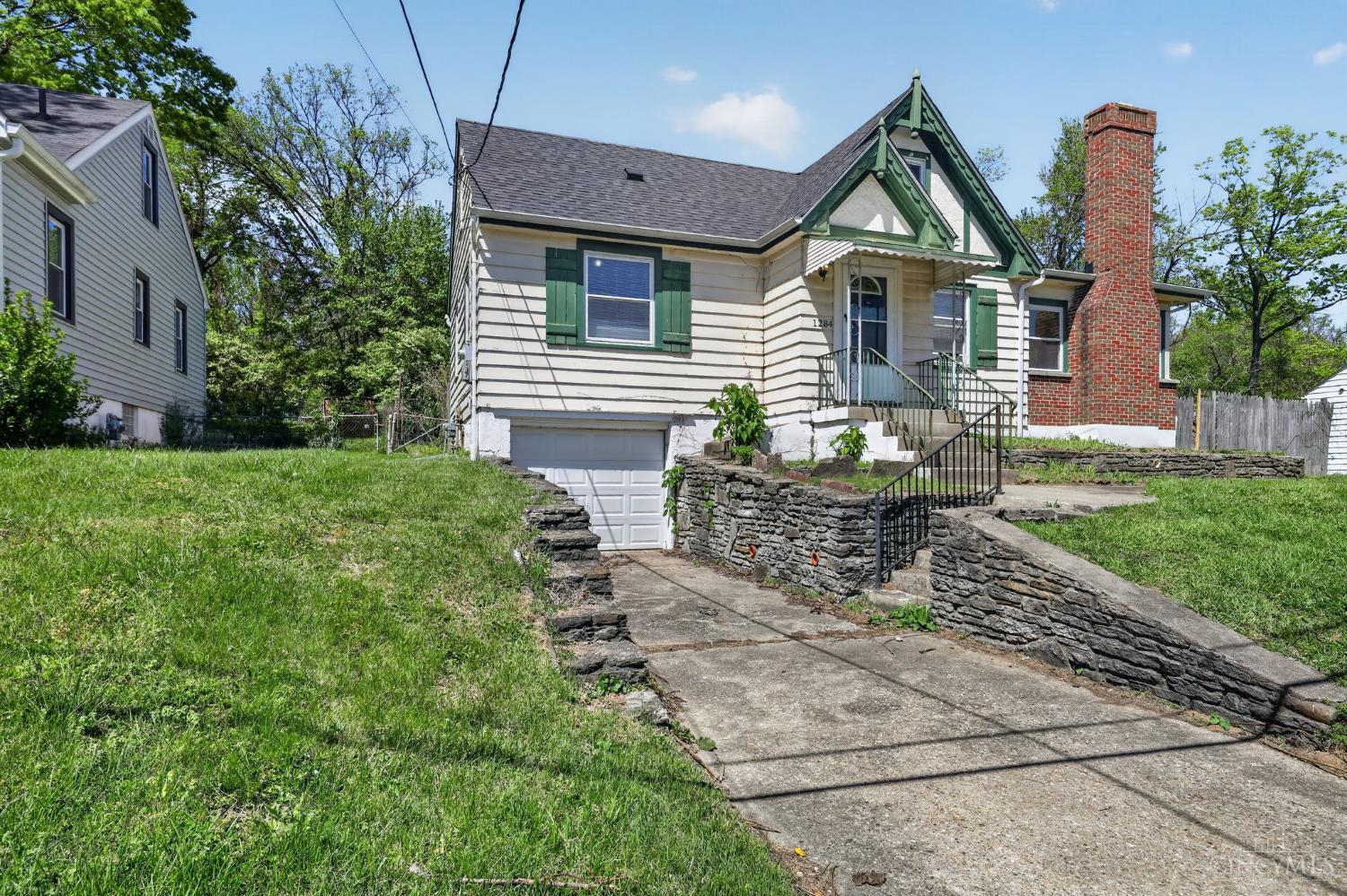 1284 Compton Road Cincinnati, OH 45231 - Photo 5 of 30 Gallery Image 5