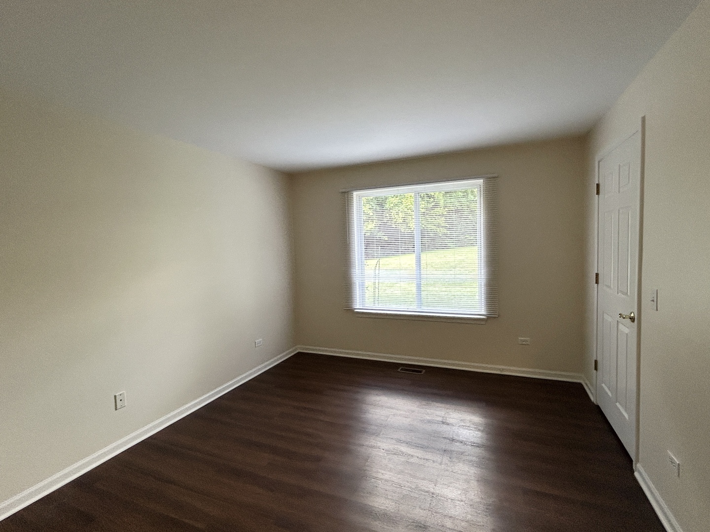 2300 Woodside Drive Carpentersville, IL 60110 - Photo 11 of 17