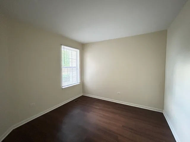 $1,875 | 2300 Woodside Drive, Carpentersville, IL 60110