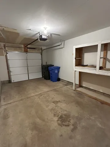 $1,875 | 2300 Woodside Drive, Carpentersville, IL 60110