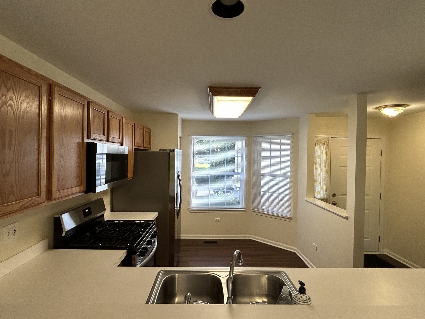 2300 Woodside Drive Carpentersville, IL 60110 - Photo 5 of 17