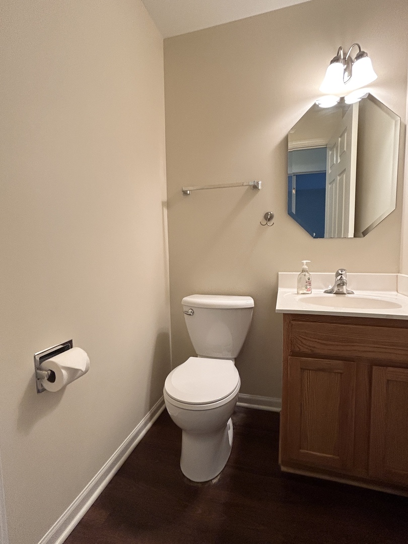 2300 Woodside Drive Carpentersville, IL 60110 - Photo 10 of 17